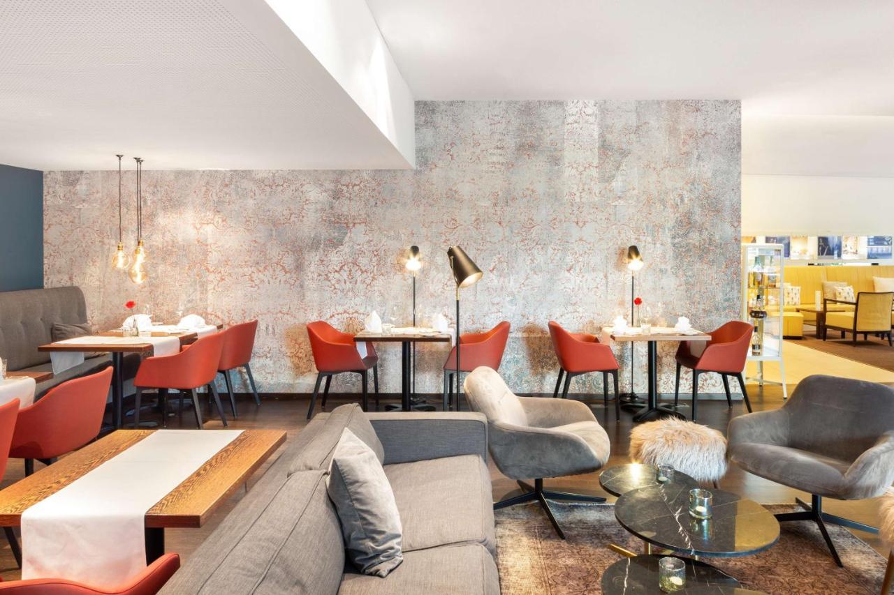 Radisson Blu Hotel, Hotel