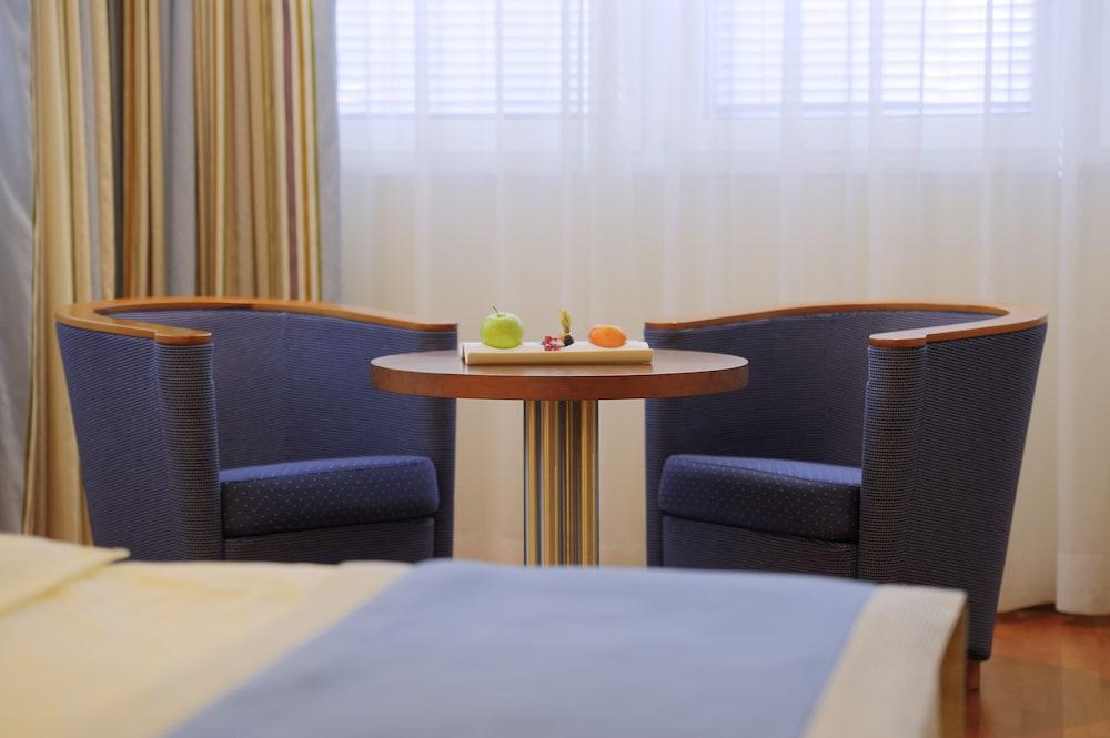 Hotel Radisson Blu Hotel, 4*