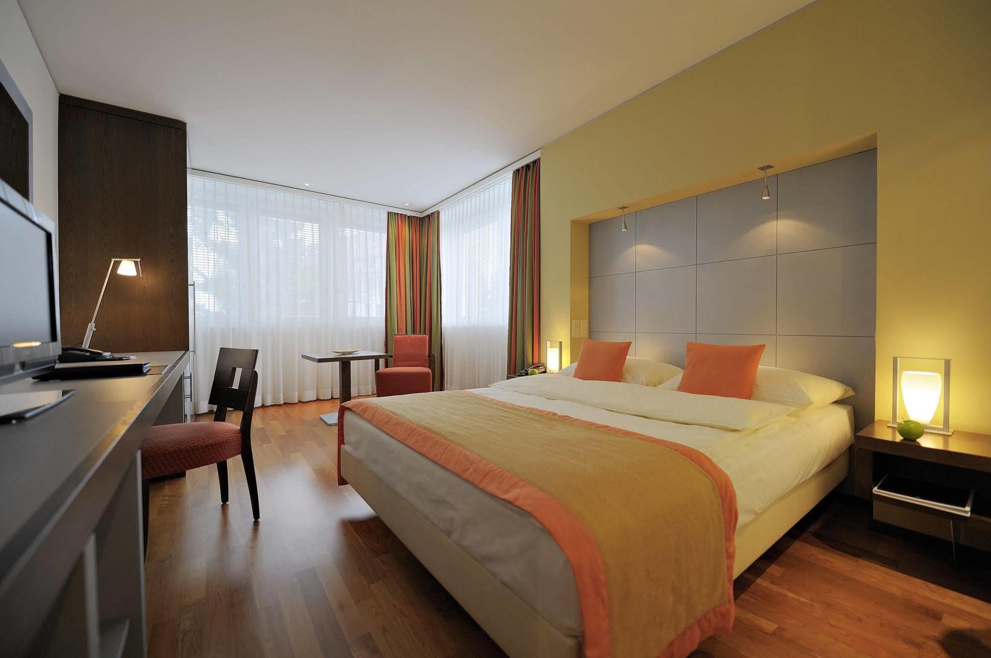 Hotel Radisson Blu Hotel, 4*